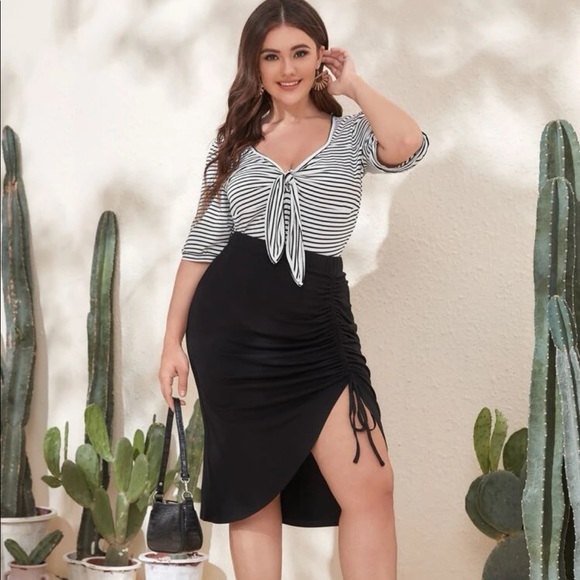 [ Sold ] Striped Sweetheart Neckline Knot Front Top, Size 12/Large - Picture 2 of 5